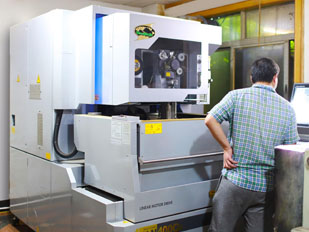 Slow wire machine